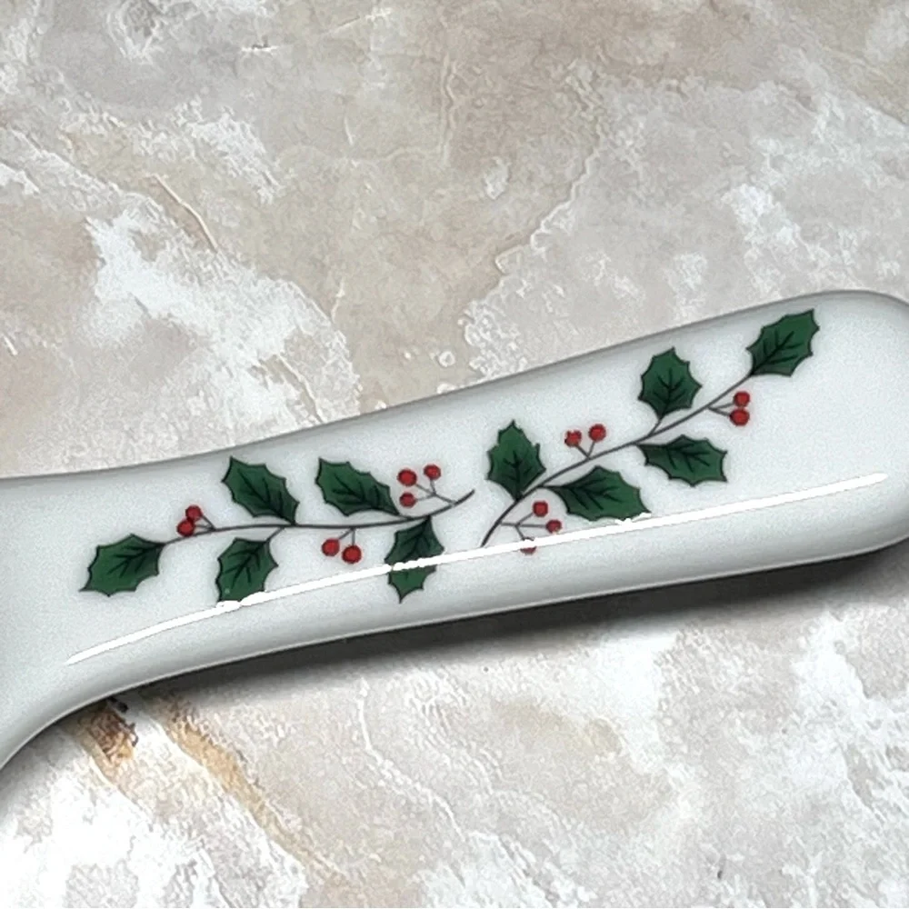 White Ceramic Cake/Dessert Server Christmas Tree & Holly Design 9.75 Inches Long